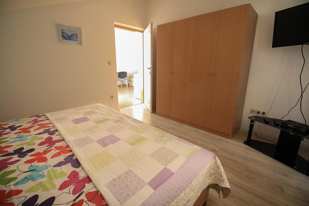 Apartment Ana Водице Екстериор снимка