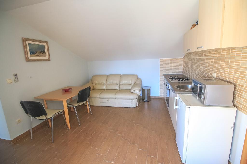 Apartment Ana Водице Екстериор снимка