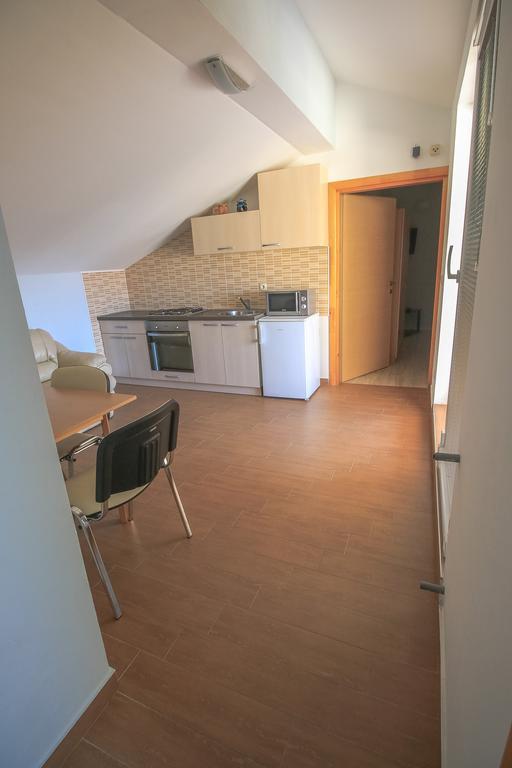 Apartment Ana Водице Екстериор снимка